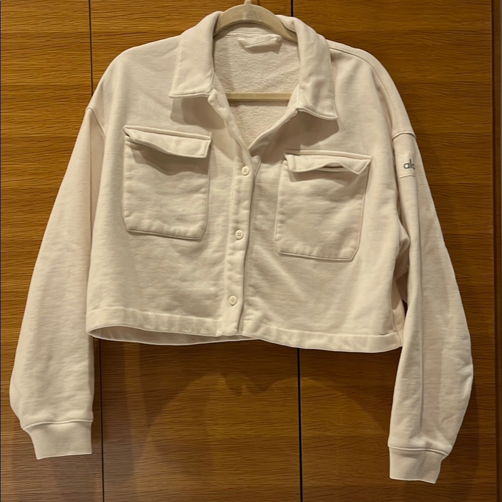 ALO Yoga Cream Button Up Cropped Jacket/Sweater